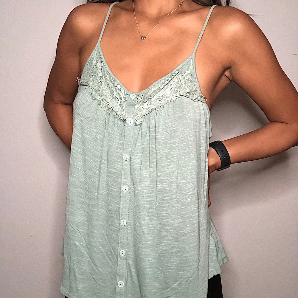 mint green top